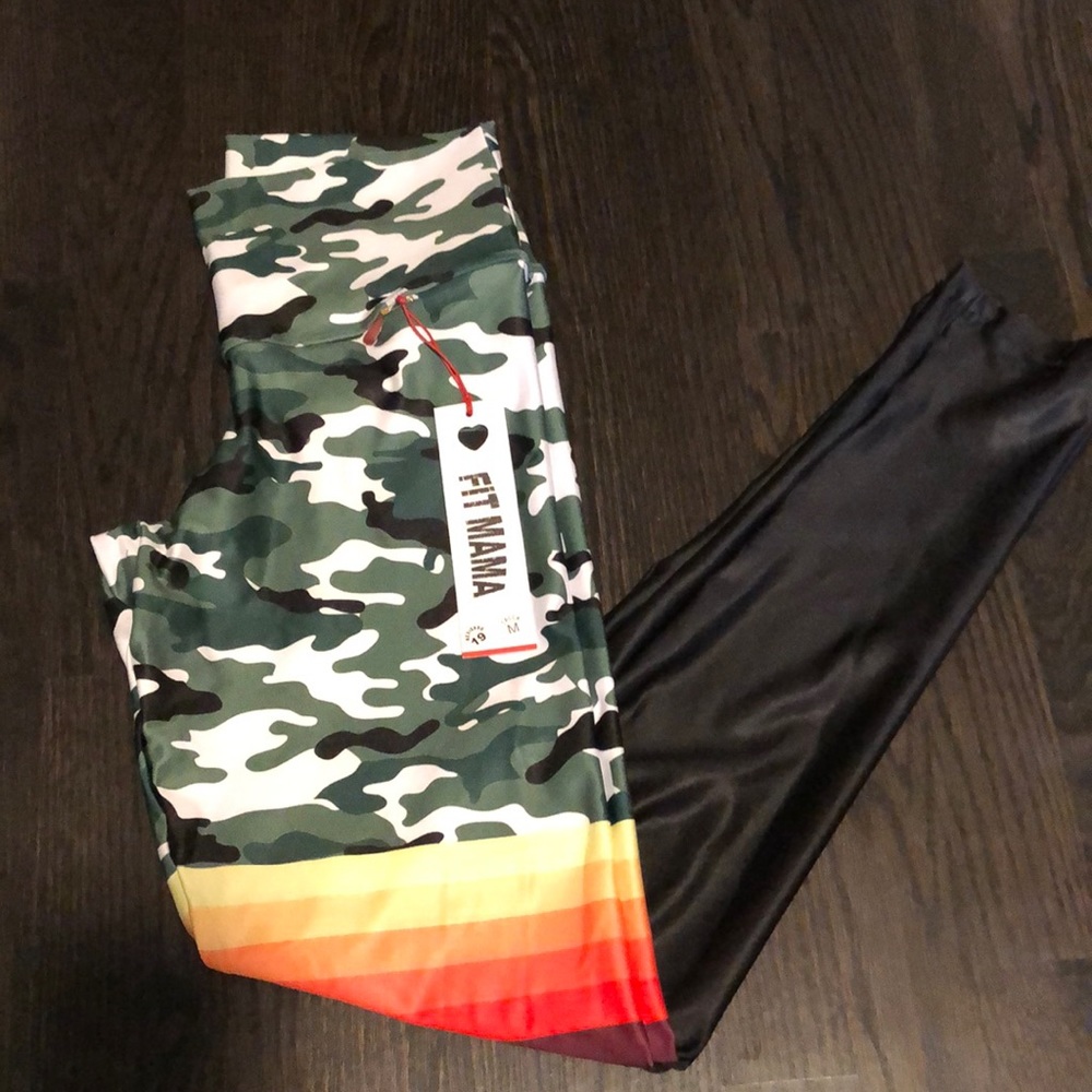 Mama Fit brand new Camo workout pants (flaw /spot)